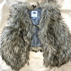 Faux fur vest 🐺
